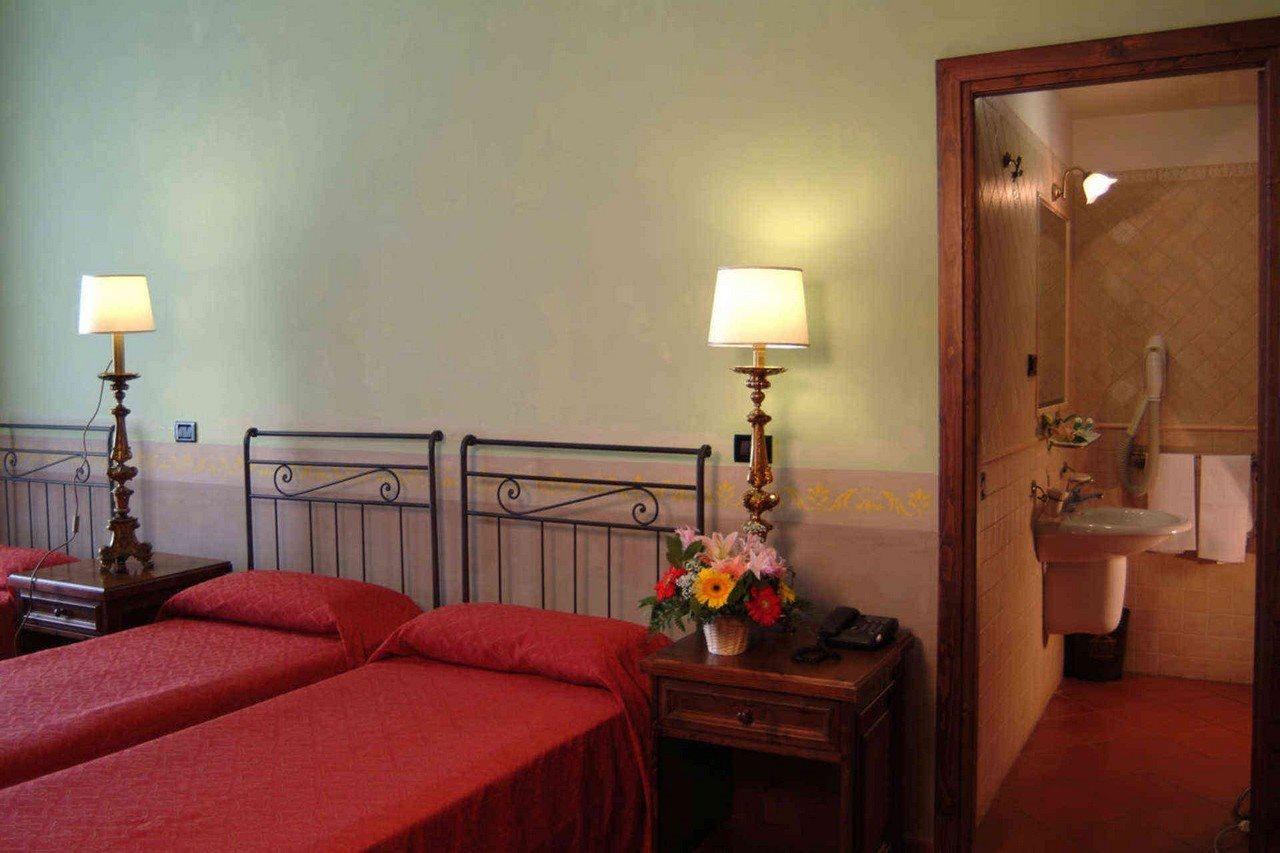 Bed and Breakfast Domus Sessoriana Рим Экстерьер фото