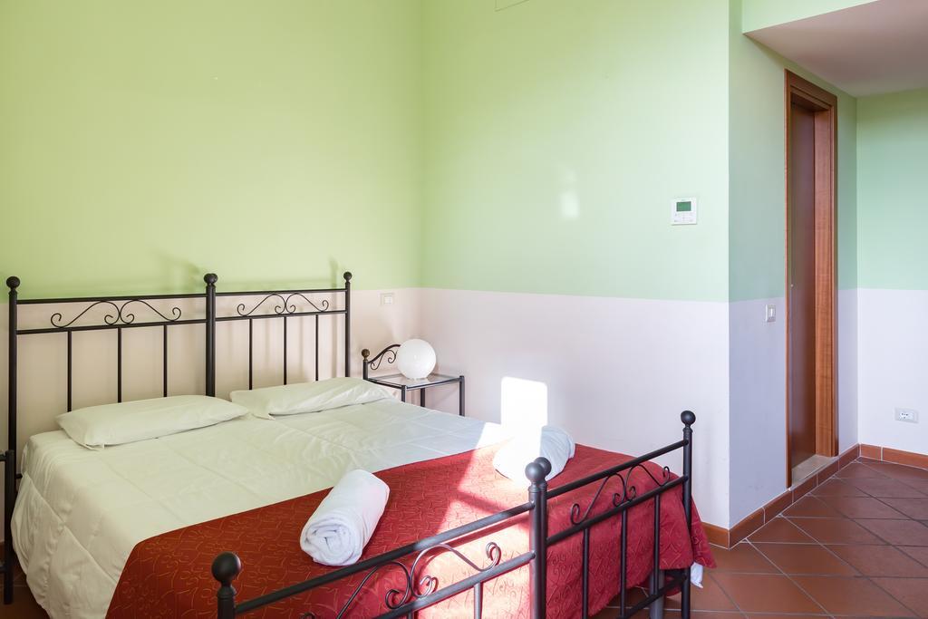Bed and Breakfast Domus Sessoriana Рим Экстерьер фото
