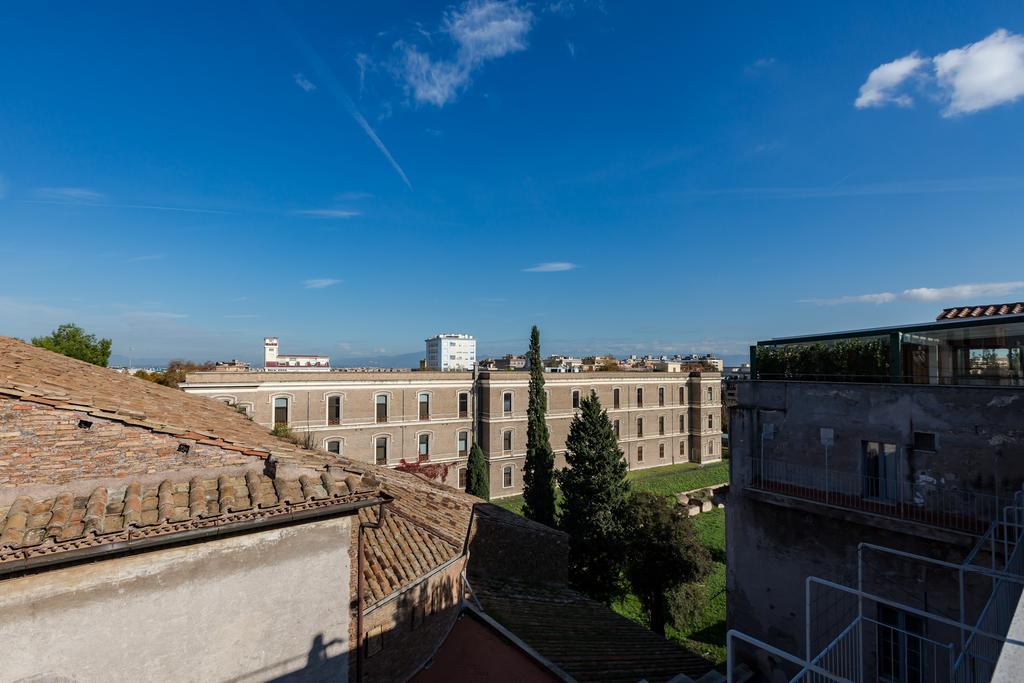 Bed and Breakfast Domus Sessoriana Рим Экстерьер фото